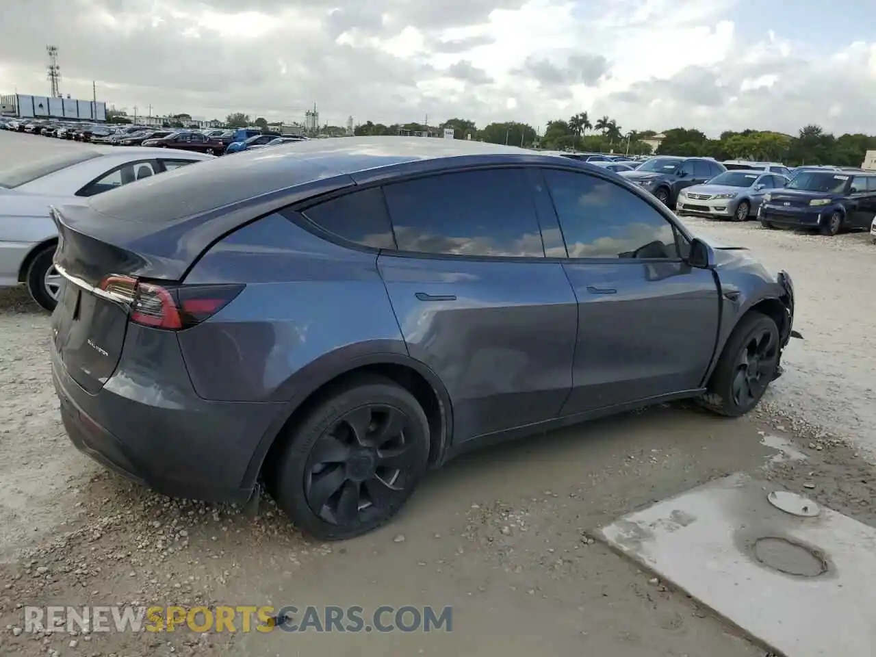 3 Photograph of a damaged car 5YJYGDEE8MF174853 TESLA MODEL Y 2021