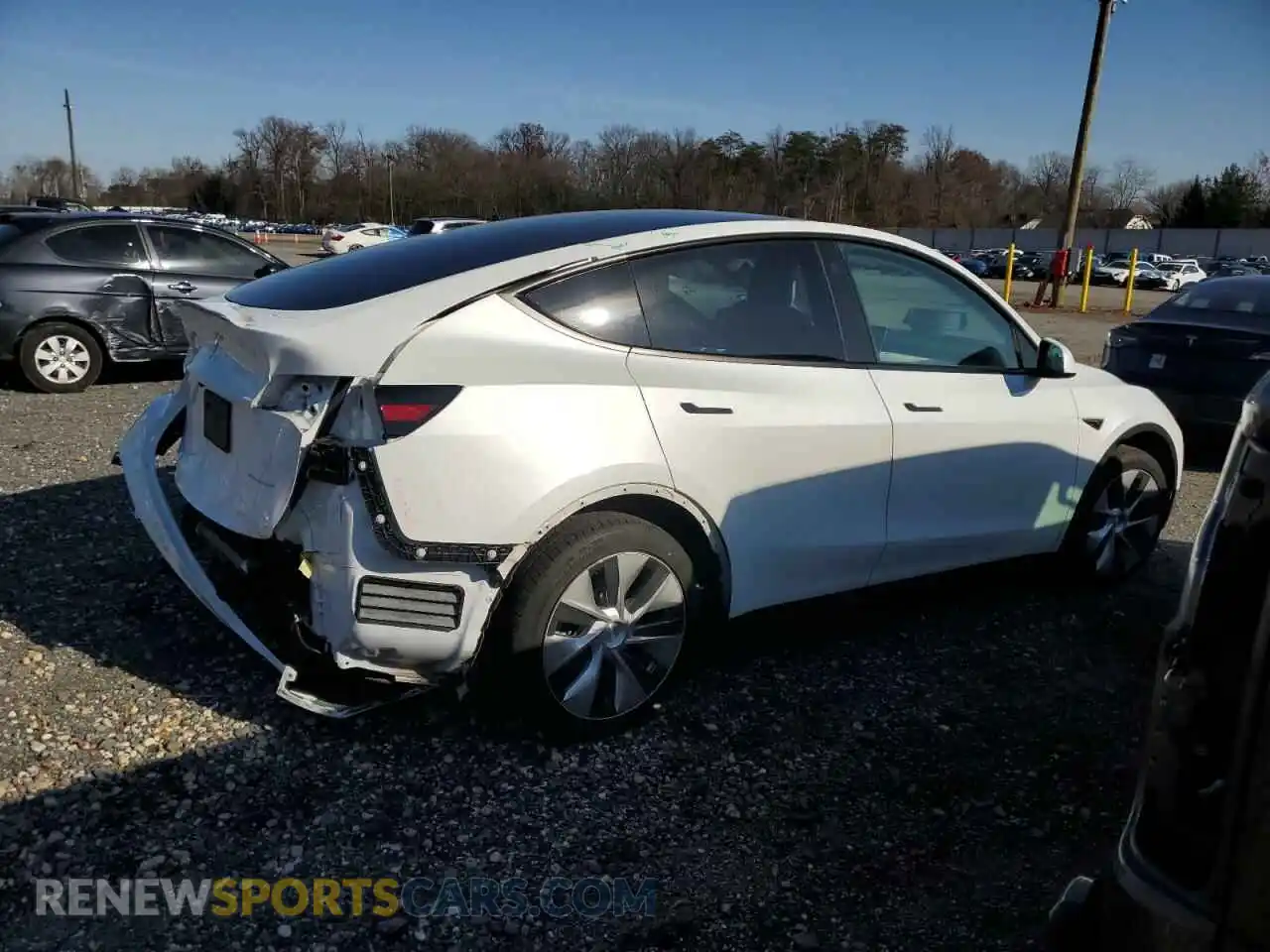 3 Photograph of a damaged car 5YJYGDEE8MF178823 TESLA MODEL Y 2021
