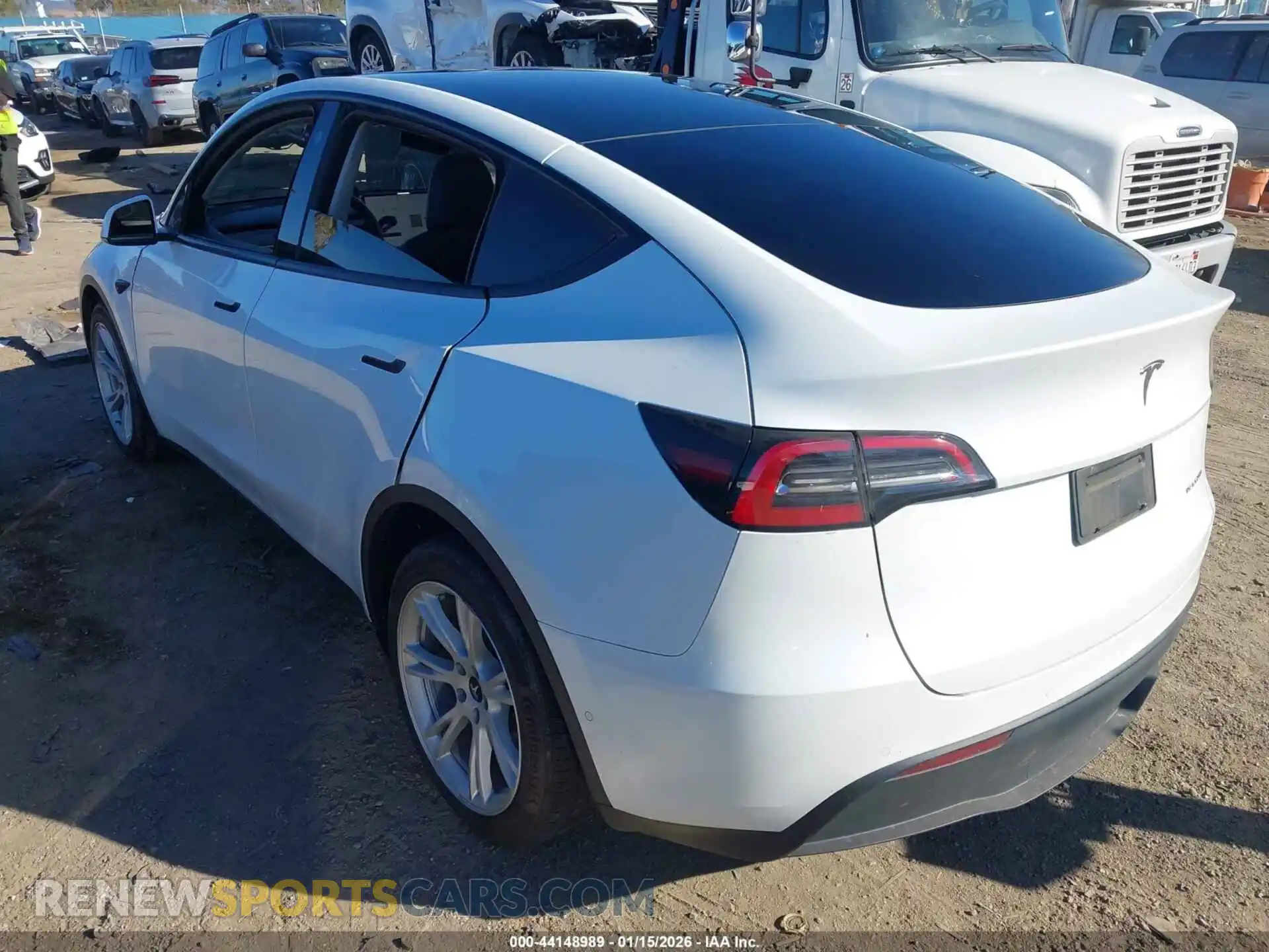3 Photograph of a damaged car 5YJYGDEE8MF180829 TESLA MODEL Y 2021