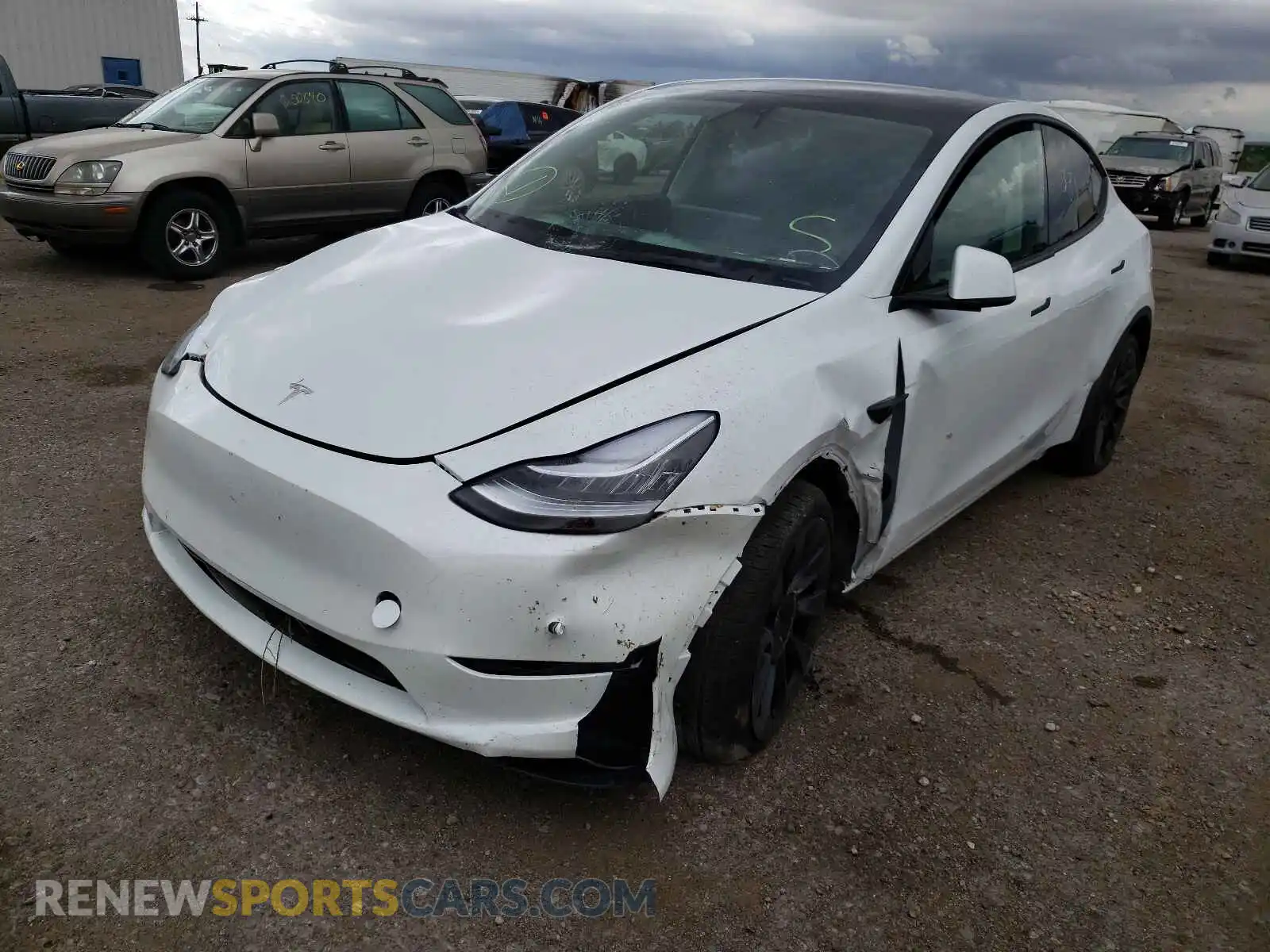 2 Photograph of a damaged car 5YJYGDEE8MF204000 TESLA MODEL Y 2021