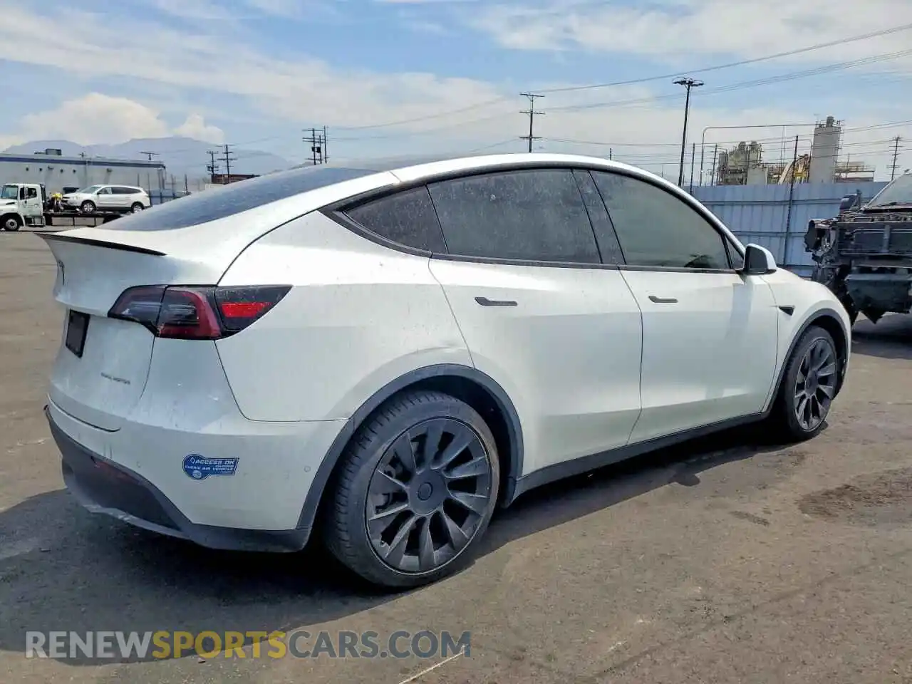 3 Photograph of a damaged car 5YJYGDEE8MF219225 TESLA MODEL Y 2021