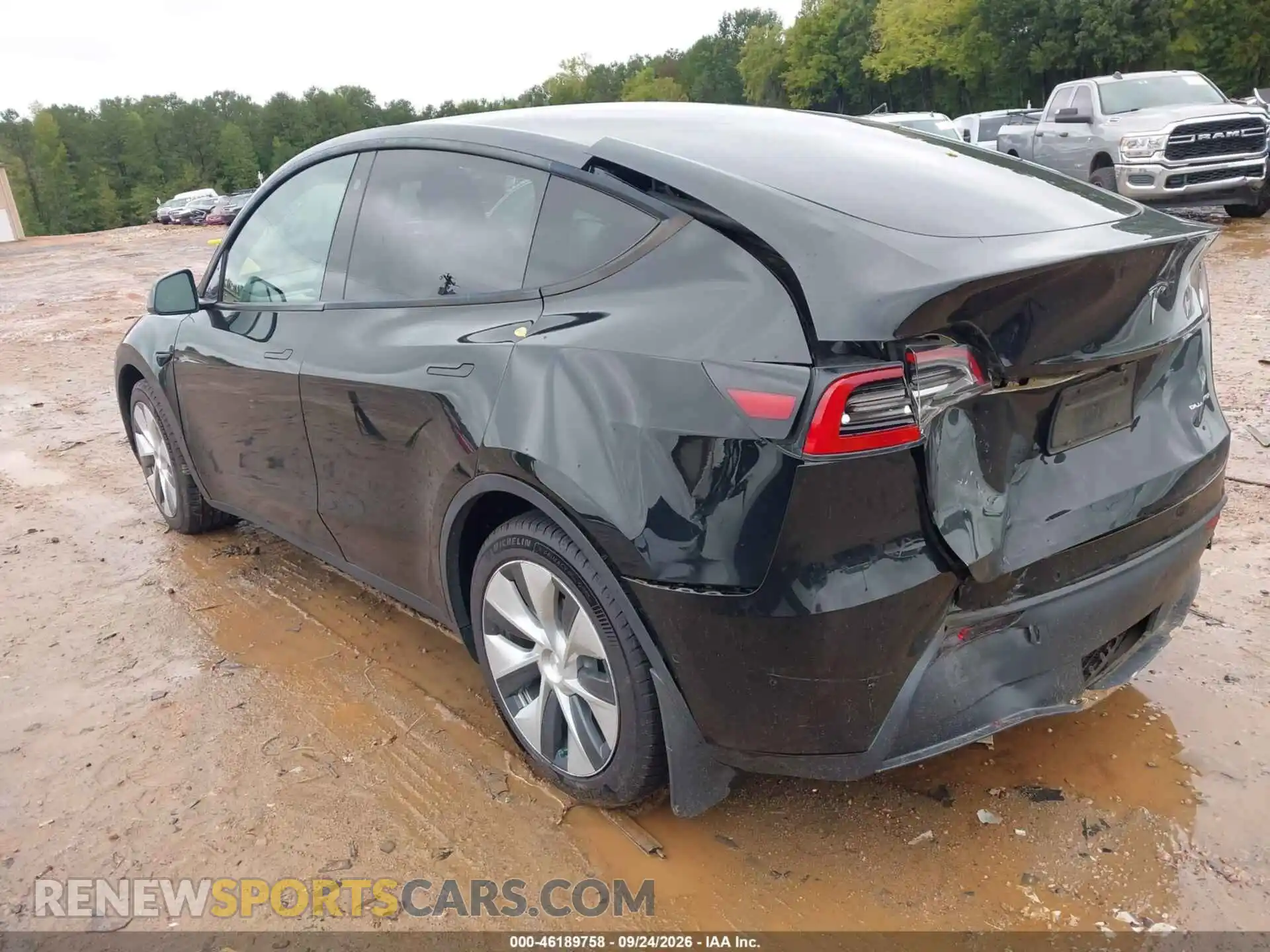 3 Photograph of a damaged car 5YJYGDEE8MF232248 TESLA MODEL Y 2021