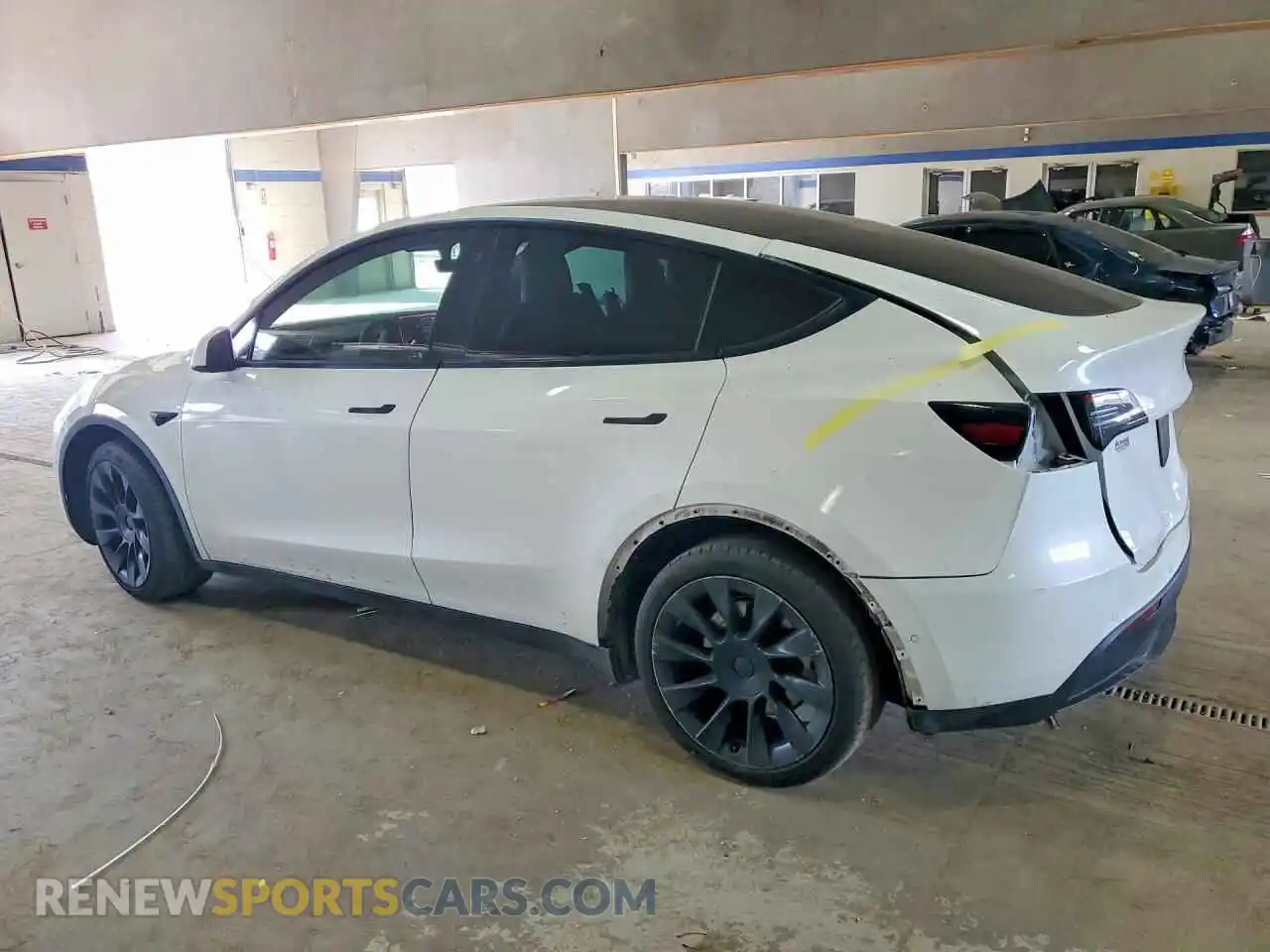 2 Photograph of a damaged car 5YJYGDEE8MF253181 TESLA MODEL Y 2021