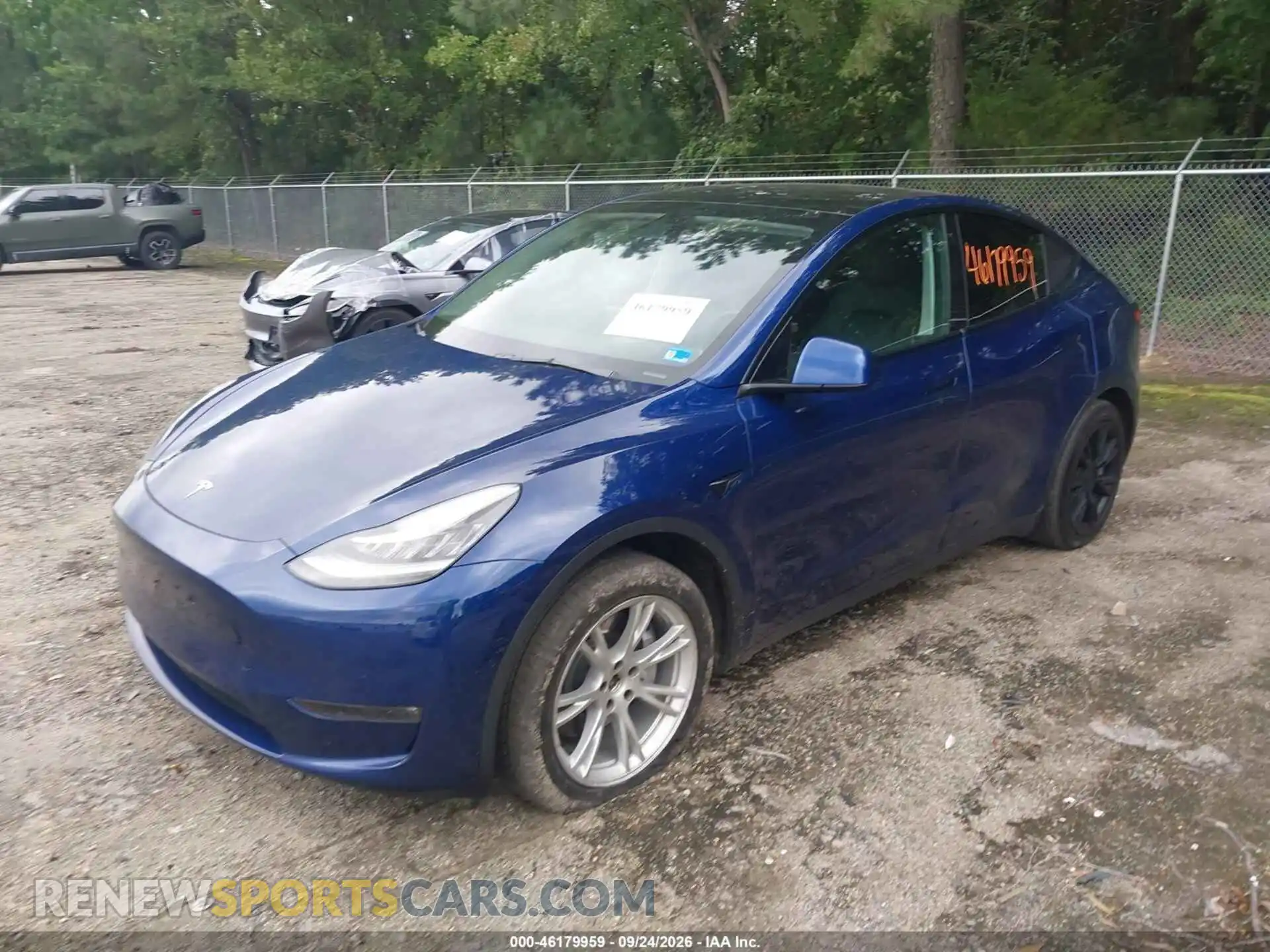 2 Photograph of a damaged car 5YJYGDEE8MF264522 TESLA MODEL Y 2021
