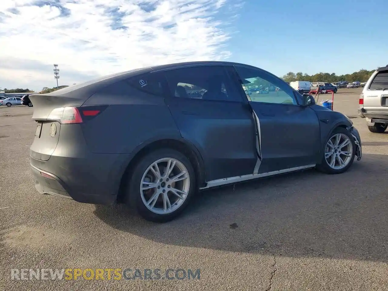 3 Фотография поврежденного автомобиля 5YJYGDEE8MF266142 TESLA MODEL Y 2021