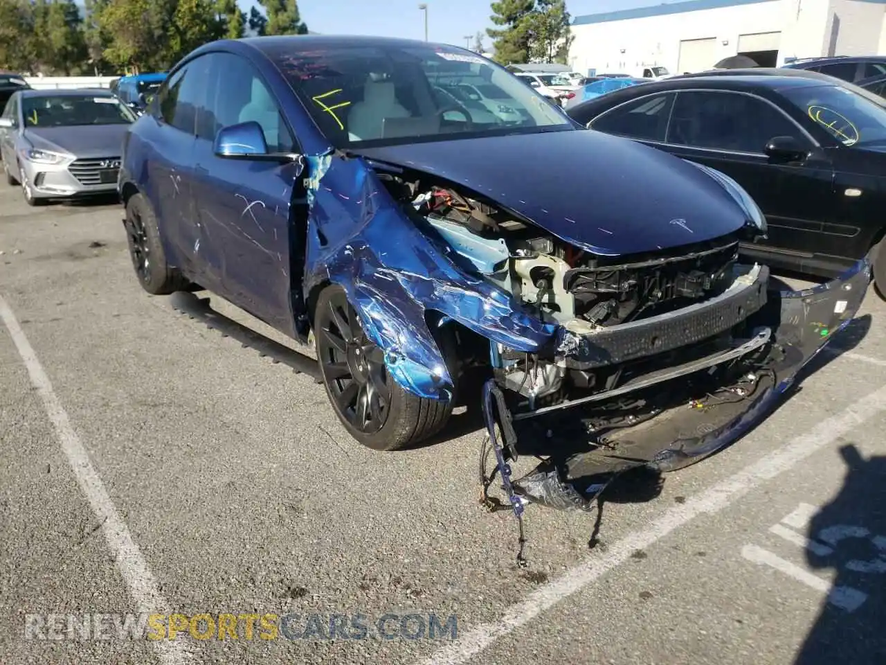 1 Photograph of a damaged car 5YJYGDEE8MF266996 TESLA MODEL Y 2021