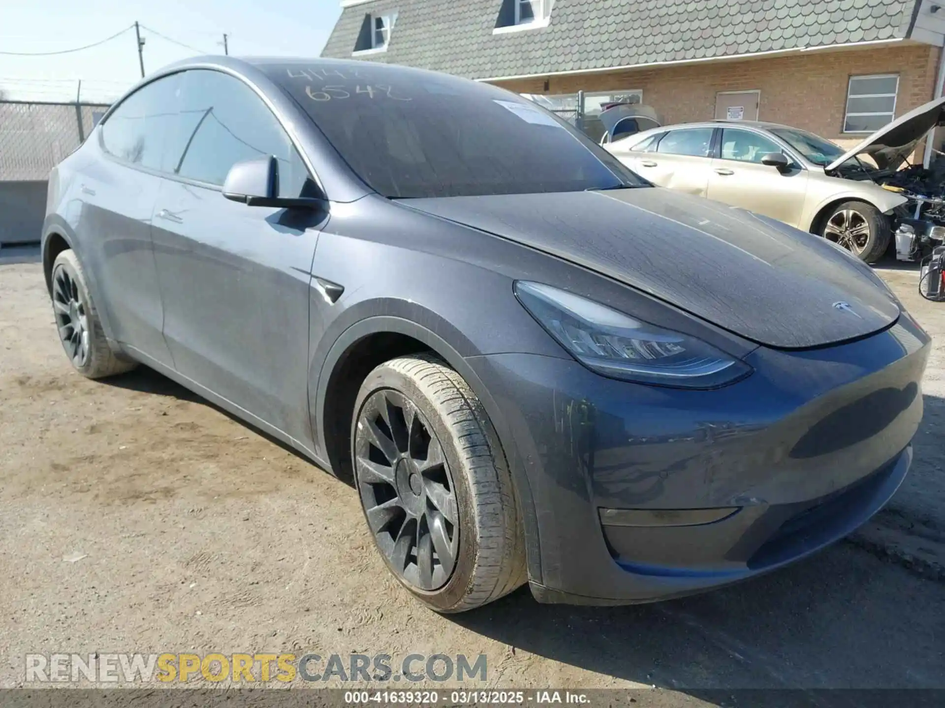 1 Photograph of a damaged car 5YJYGDEE8MF278212 TESLA MODEL Y 2021