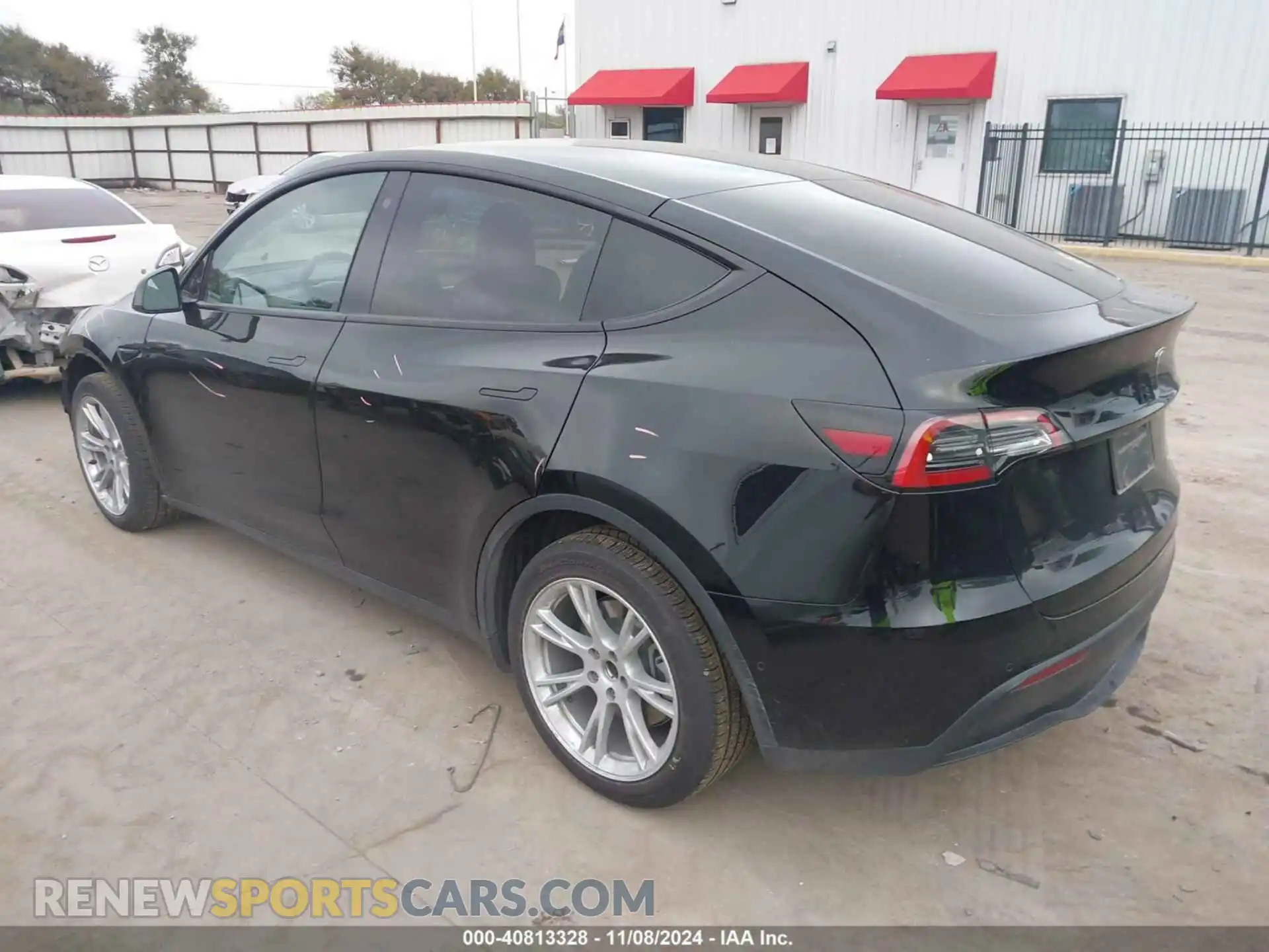 3 fotografías del automóvil dañado 5YJYGDEE8MF281224 TESLA MODEL Y 2021