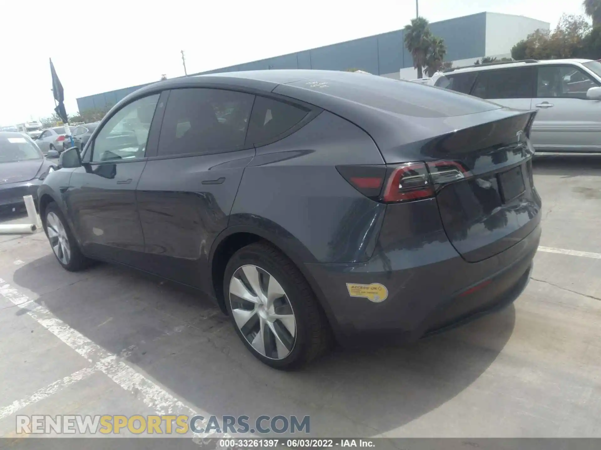 3 fotografías del automóvil dañado 5YJYGDEE8MF282096 TESLA MODEL Y 2021