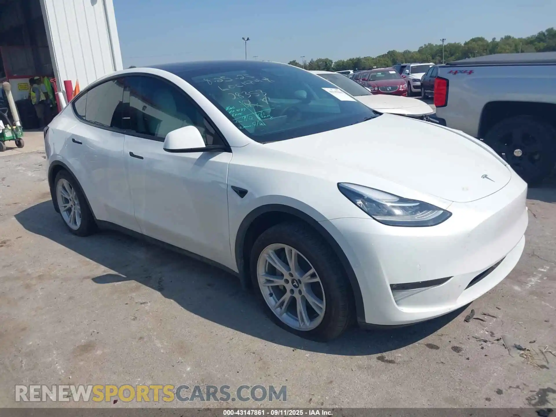 1 Photograph of a damaged car 5YJYGDEE8MF283538 TESLA MODEL Y 2021