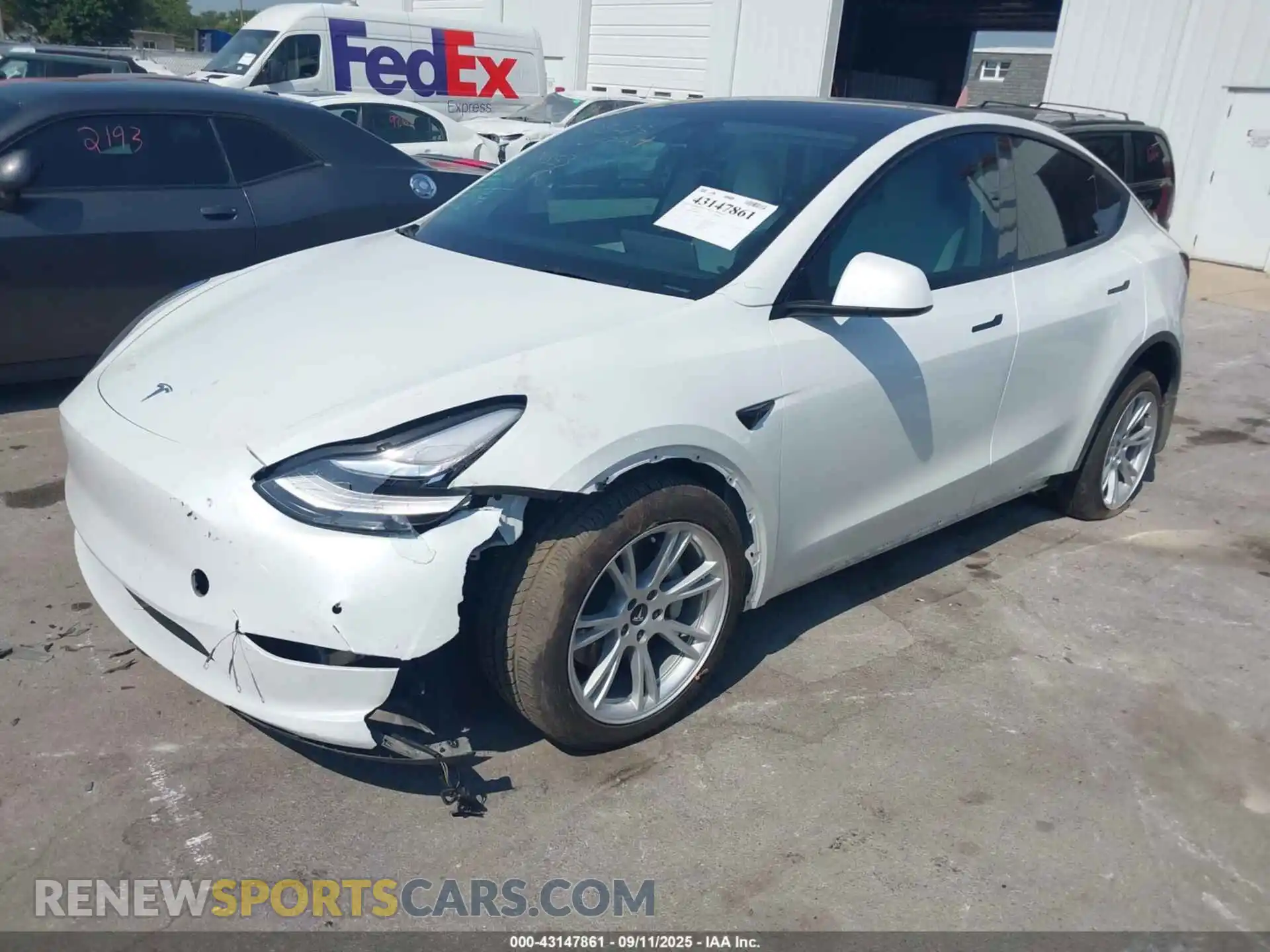 2 Photograph of a damaged car 5YJYGDEE8MF283538 TESLA MODEL Y 2021