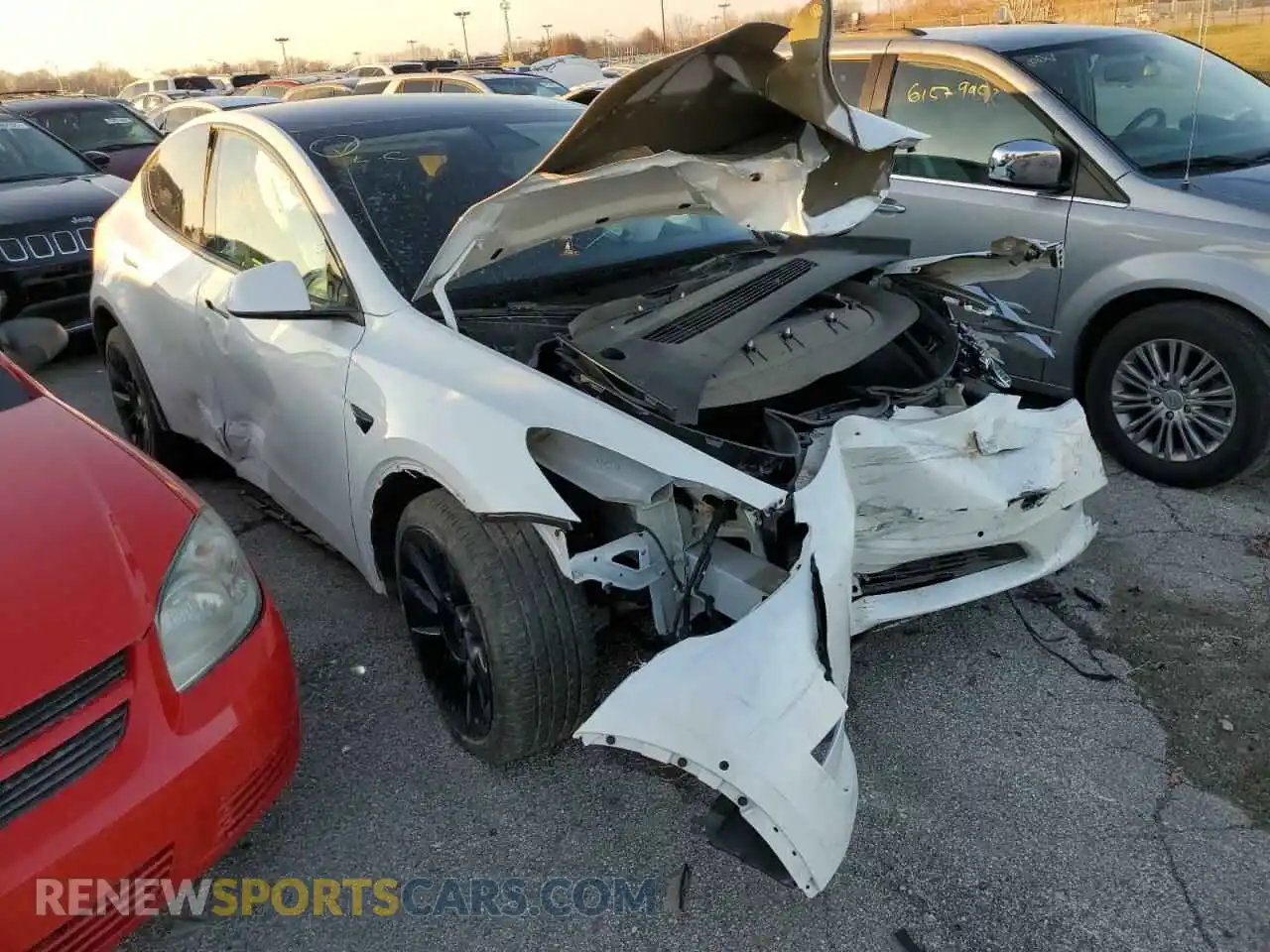 1 Photograph of a damaged car 5YJYGDEE8MF297519 TESLA MODEL Y 2021