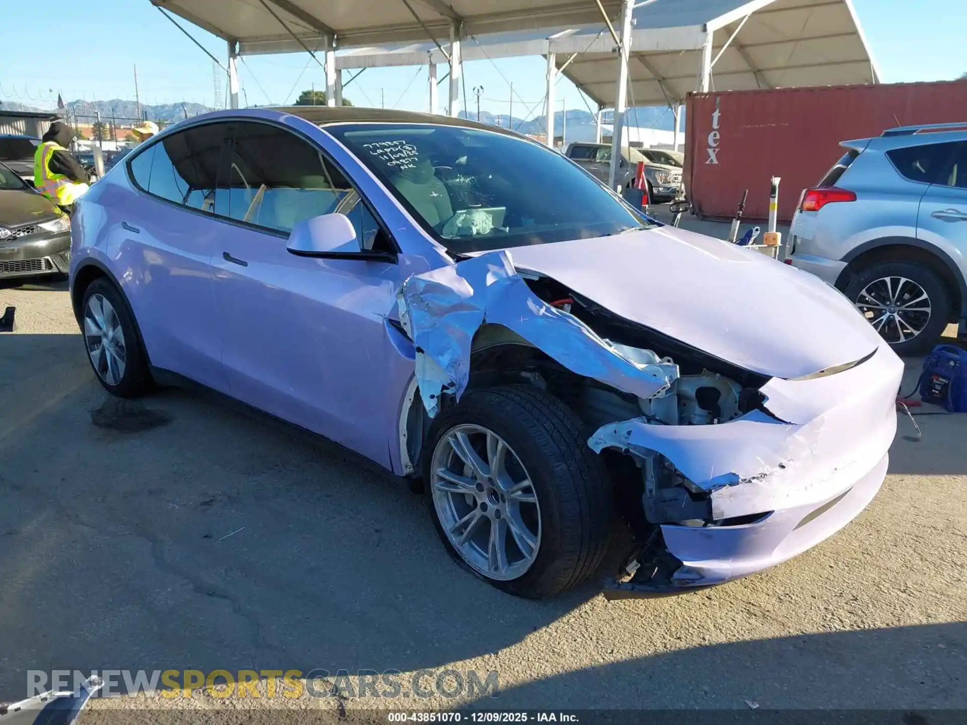1 Photograph of a damaged car 5YJYGDEE8MF298699 TESLA MODEL Y 2021