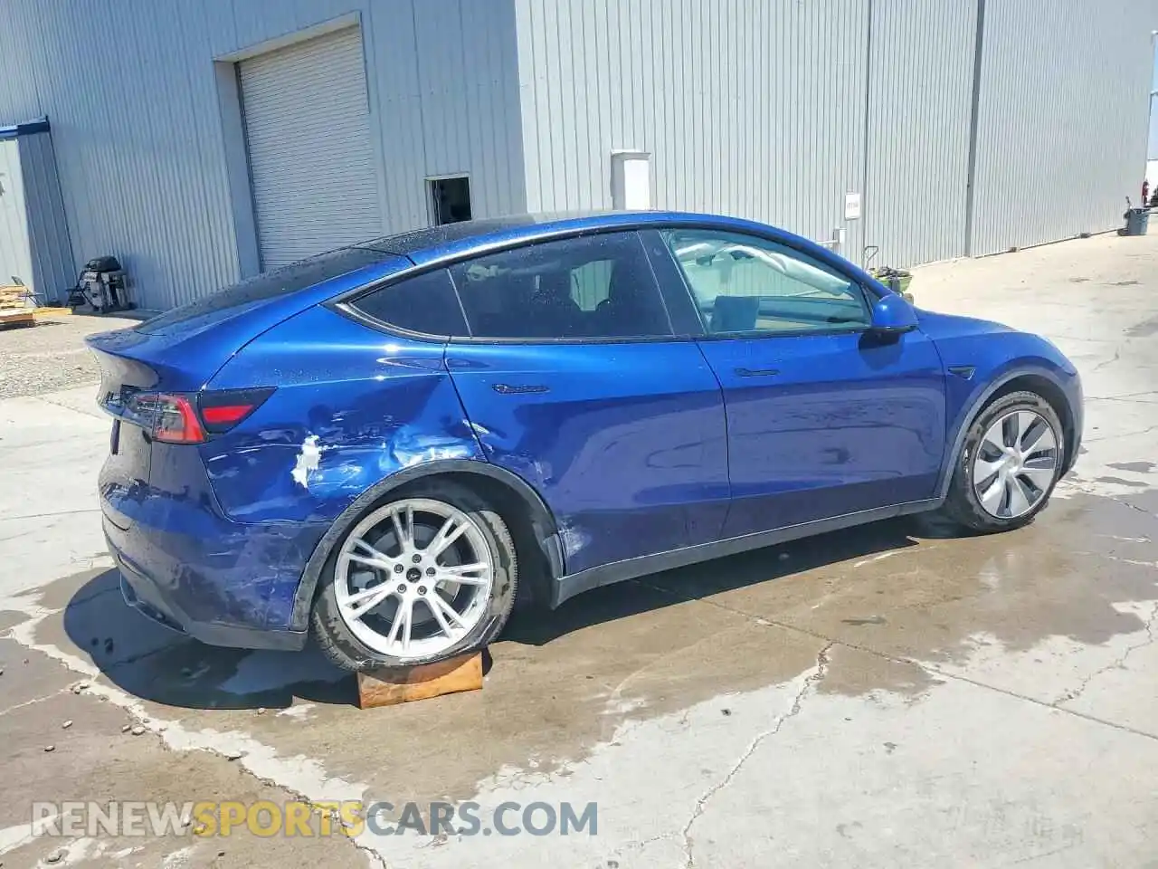 3 Фотография поврежденного автомобиля 5YJYGDEE9MF060652 TESLA MODEL Y 2021