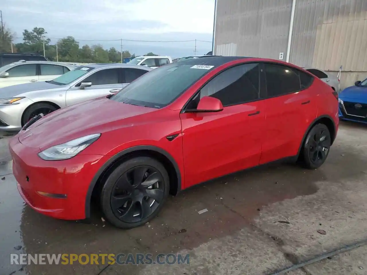 1 Photograph of a damaged car 5YJYGDEE9MF062126 TESLA MODEL Y 2021