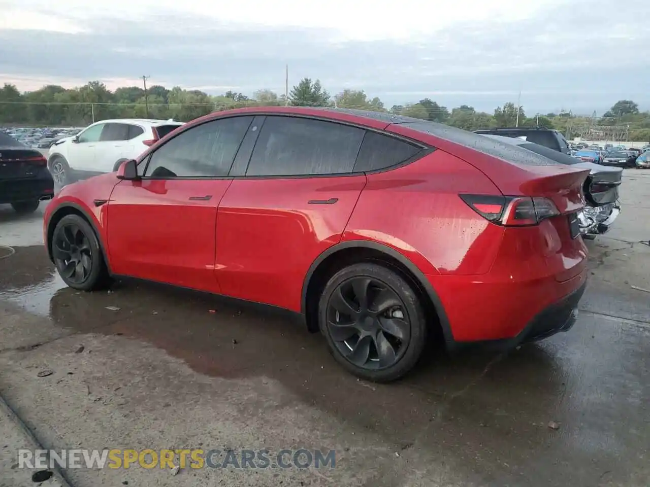 2 Photograph of a damaged car 5YJYGDEE9MF062126 TESLA MODEL Y 2021
