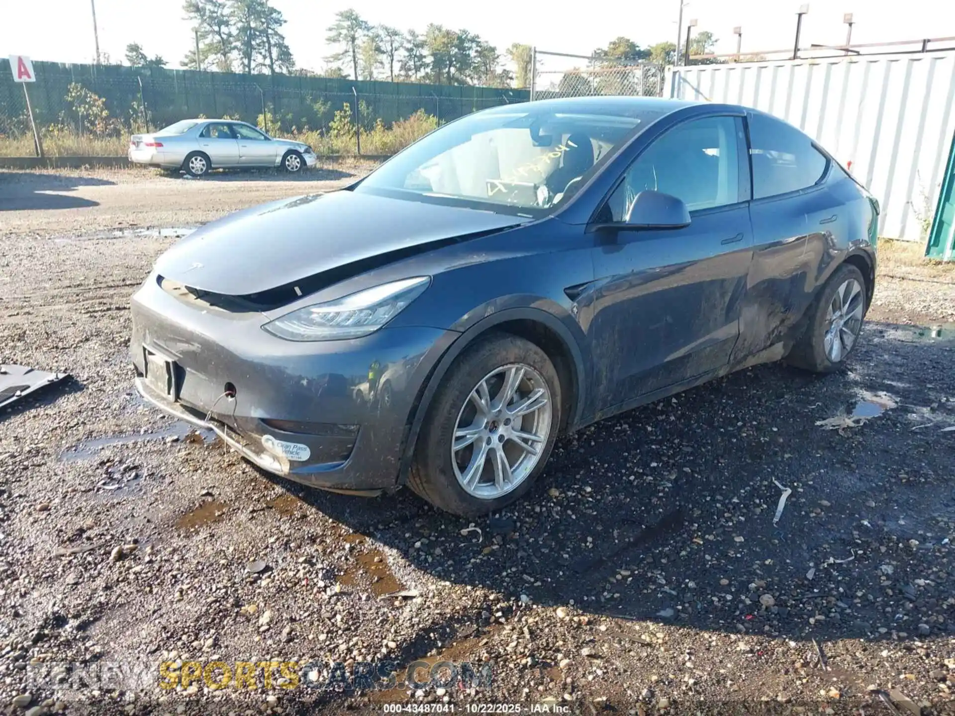 2 Photograph of a damaged car 5YJYGDEE9MF074793 TESLA MODEL Y 2021
