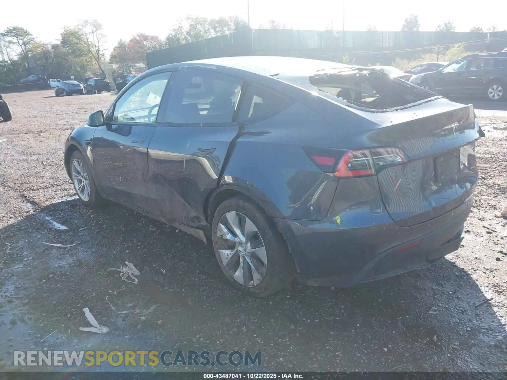 3 Photograph of a damaged car 5YJYGDEE9MF074793 TESLA MODEL Y 2021