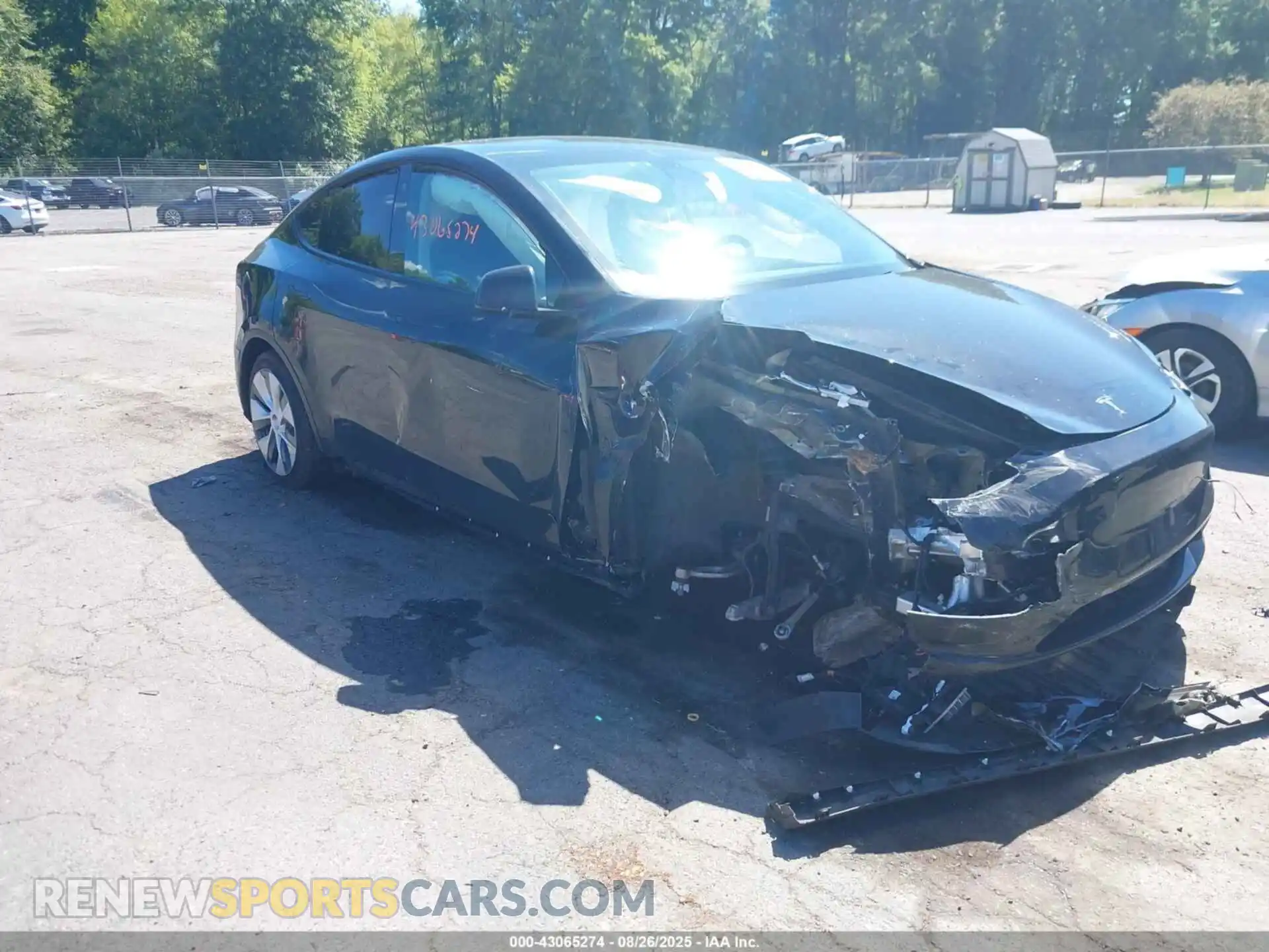 1 Photograph of a damaged car 5YJYGDEE9MF077161 TESLA MODEL Y 2021