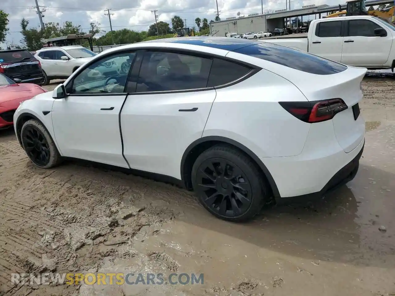 2 Photograph of a damaged car 5YJYGDEE9MF082926 TESLA MODEL Y 2021