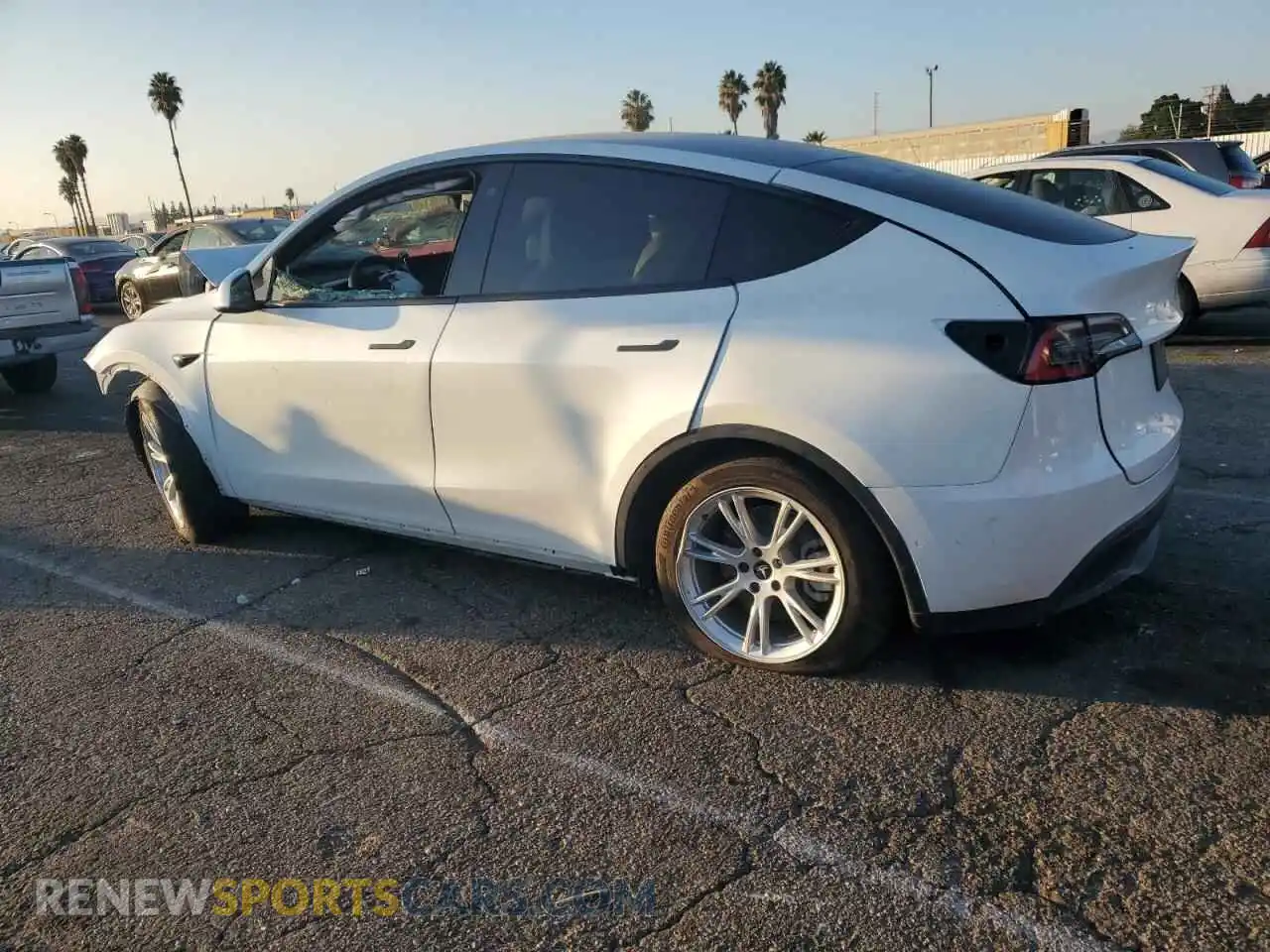 2 Photograph of a damaged car 5YJYGDEE9MF087902 TESLA MODEL Y 2021