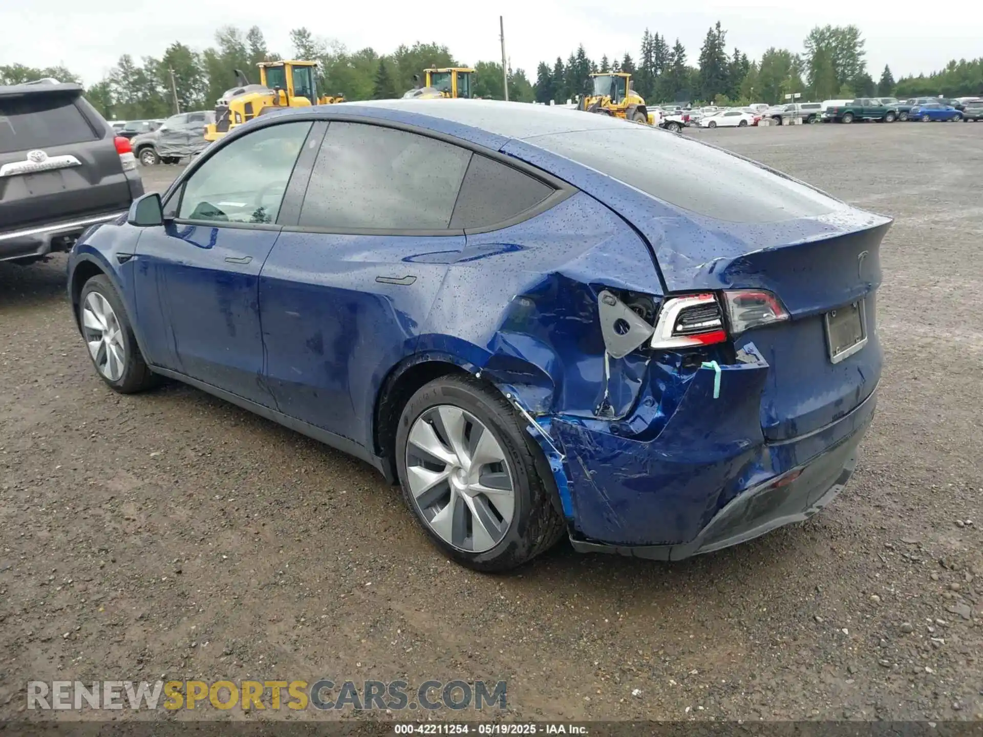 3 Photograph of a damaged car 5YJYGDEE9MF117500 TESLA MODEL Y 2021