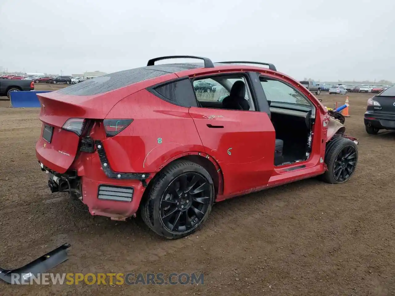 3 Photograph of a damaged car 5YJYGDEE9MF129582 TESLA MODEL Y 2021