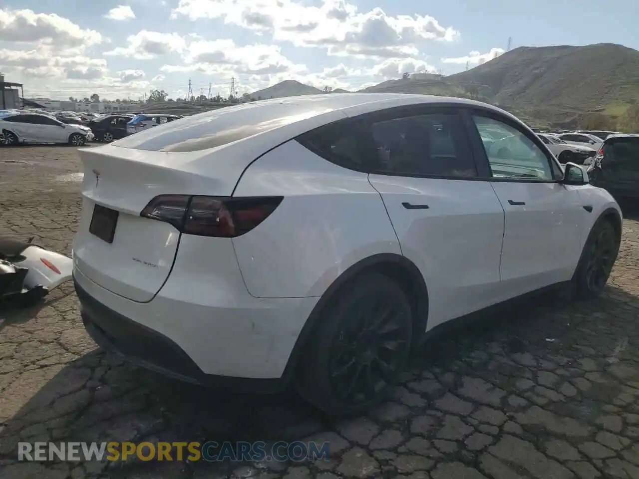 3 Photograph of a damaged car 5YJYGDEE9MF158337 TESLA MODEL Y 2021