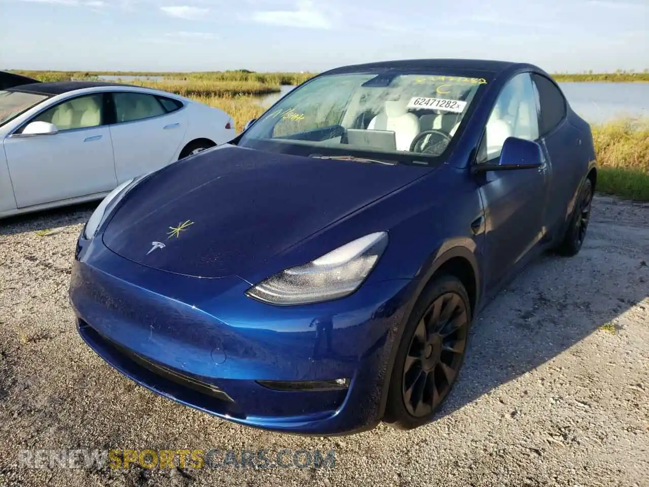 2 Photograph of a damaged car 5YJYGDEE9MF162016 TESLA MODEL Y 2021