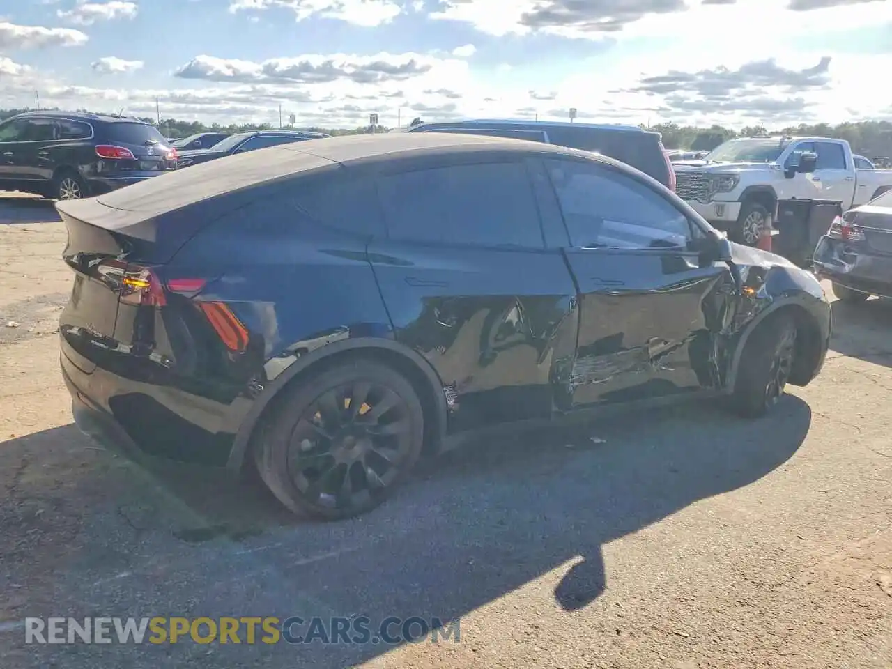 3 Photograph of a damaged car 5YJYGDEE9MF173145 TESLA MODEL Y 2021