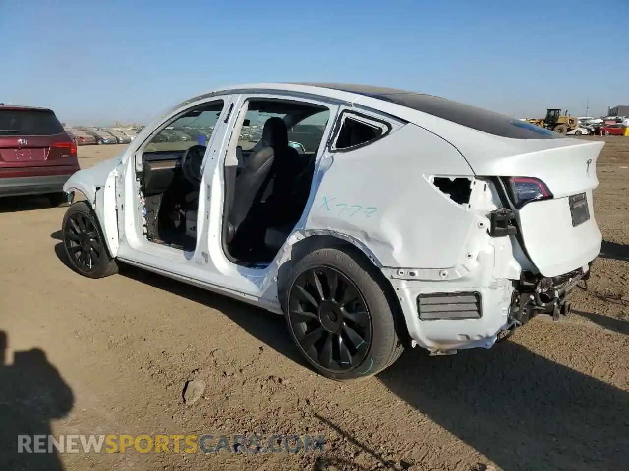 2 Photograph of a damaged car 5YJYGDEE9MF185179 TESLA MODEL Y 2021