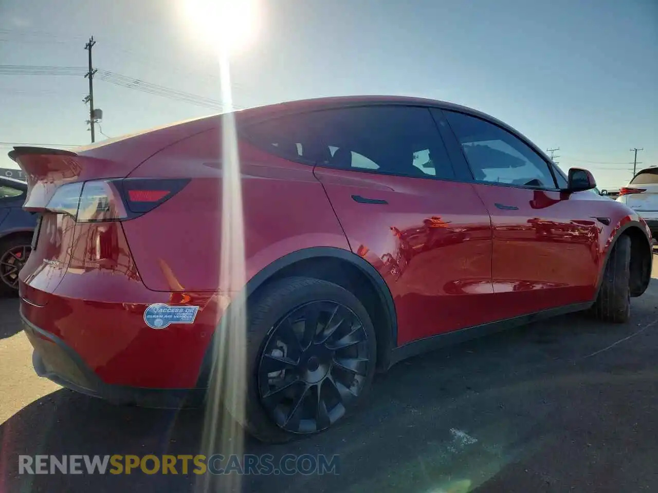 3 fotografías del automóvil dañado 5YJYGDEE9MF199423 TESLA MODEL Y 2021