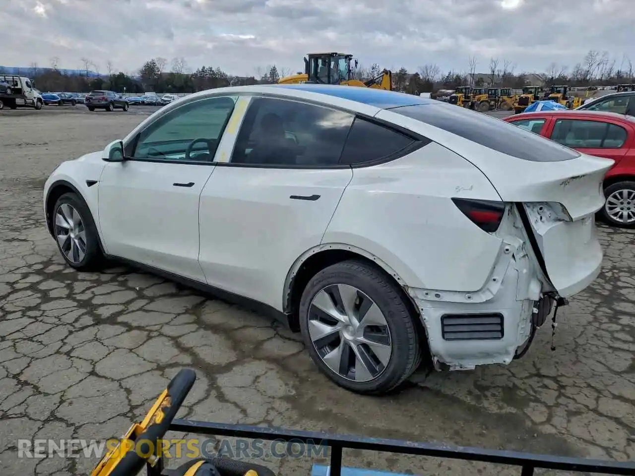 2 Photograph of a damaged car 5YJYGDEE9MF201638 TESLA MODEL Y 2021