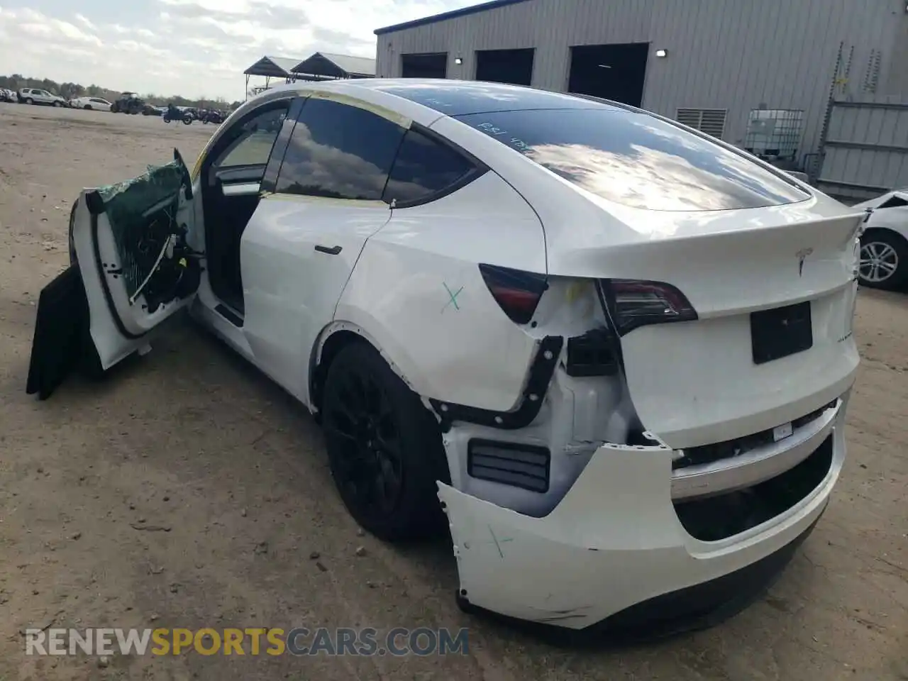 3 Photograph of a damaged car 5YJYGDEE9MF202773 TESLA MODEL Y 2021