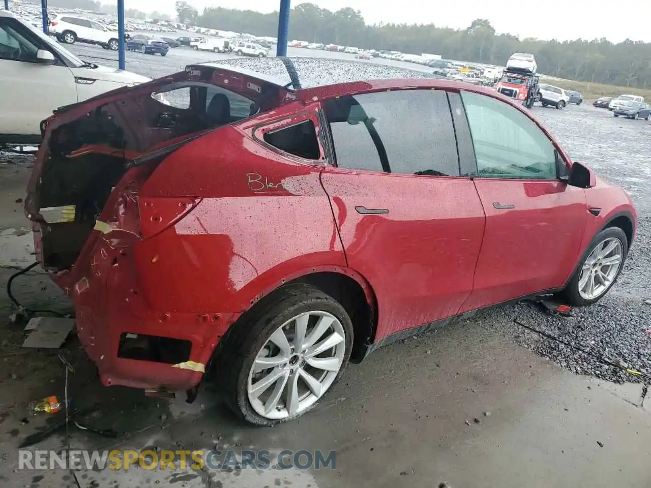 3 Photograph of a damaged car 5YJYGDEE9MF206578 TESLA MODEL Y 2021