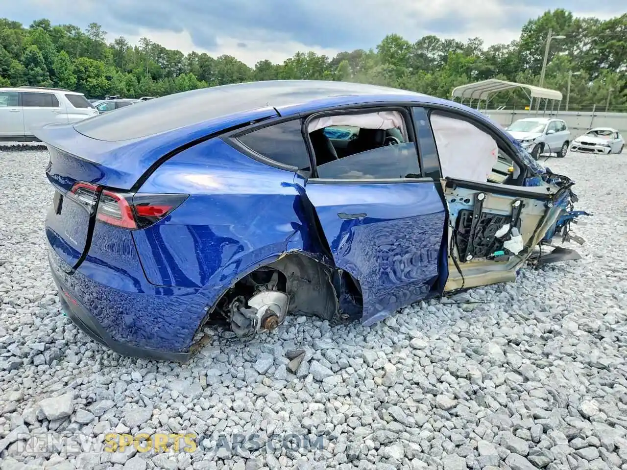 3 Photograph of a damaged car 5YJYGDEE9MF229052 TESLA MODEL Y 2021