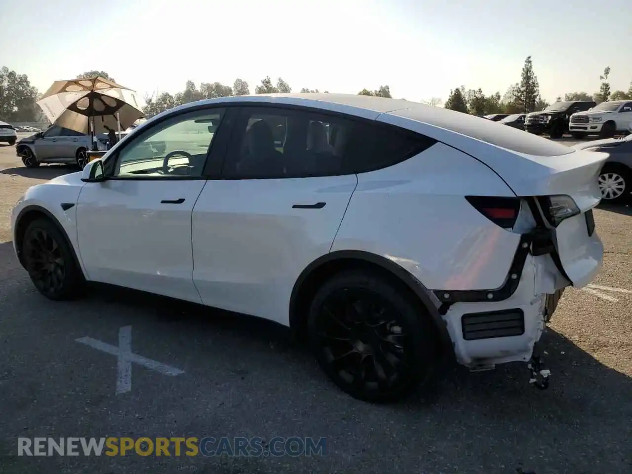 2 Photograph of a damaged car 5YJYGDEE9MF231125 TESLA MODEL Y 2021