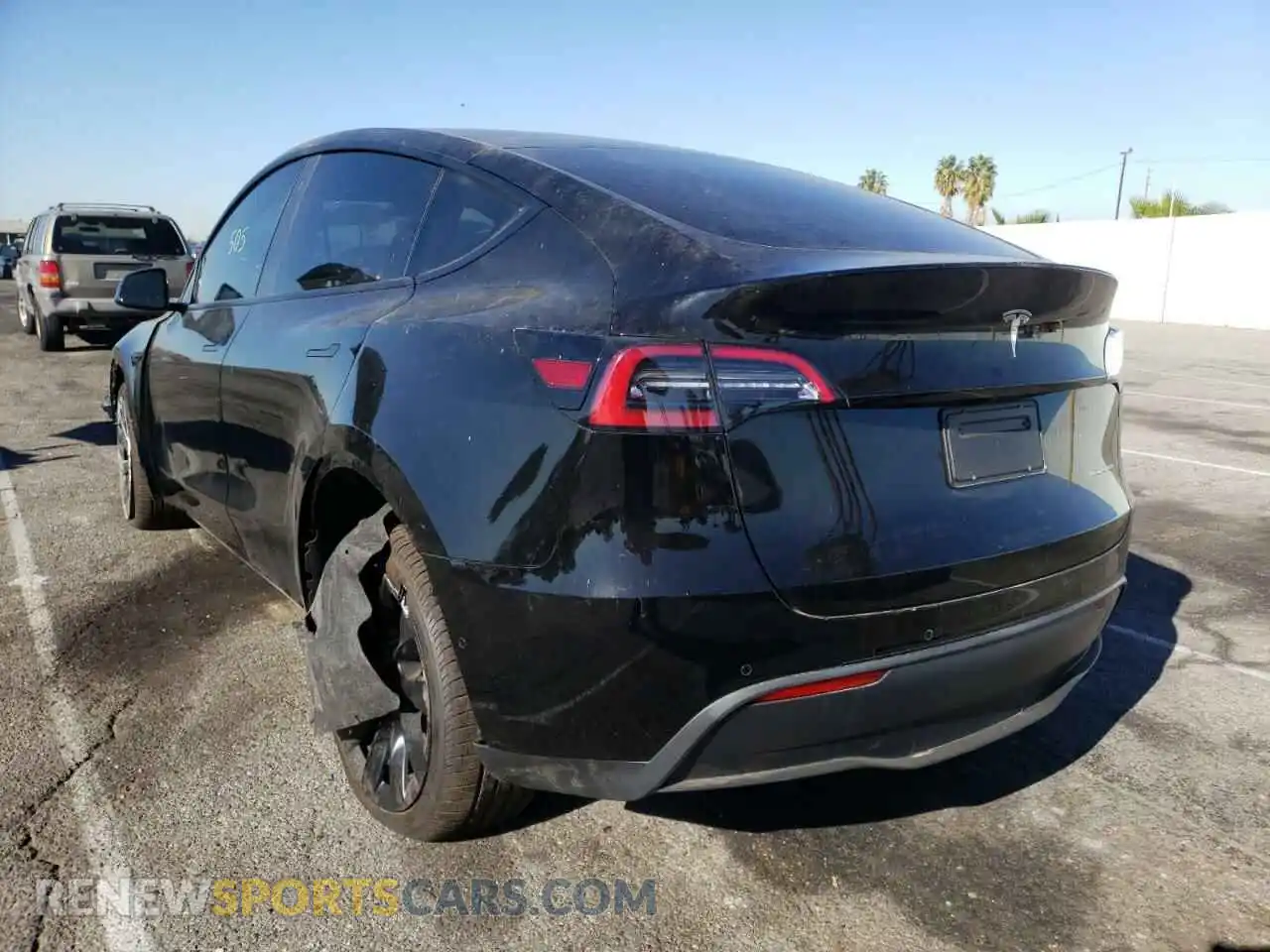 3 Photograph of a damaged car 5YJYGDEE9MF243291 TESLA MODEL Y 2021