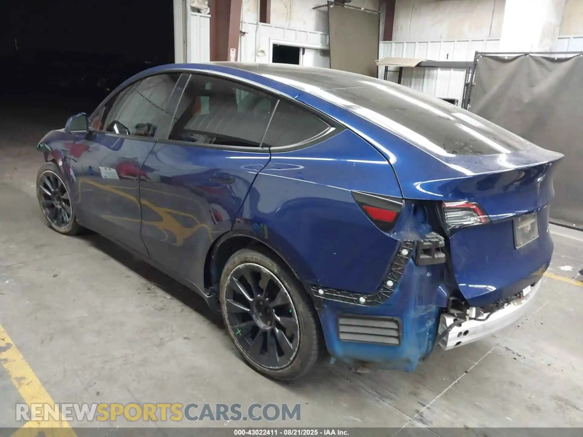 3 fotografías del automóvil dañado 5YJYGDEE9MF244327 TESLA MODEL Y 2021