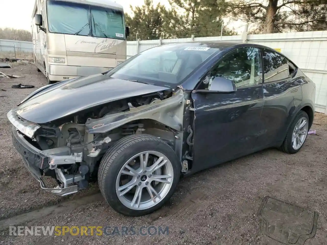 1 Photograph of a damaged car 5YJYGDEE9MF263069 TESLA MODEL Y 2021