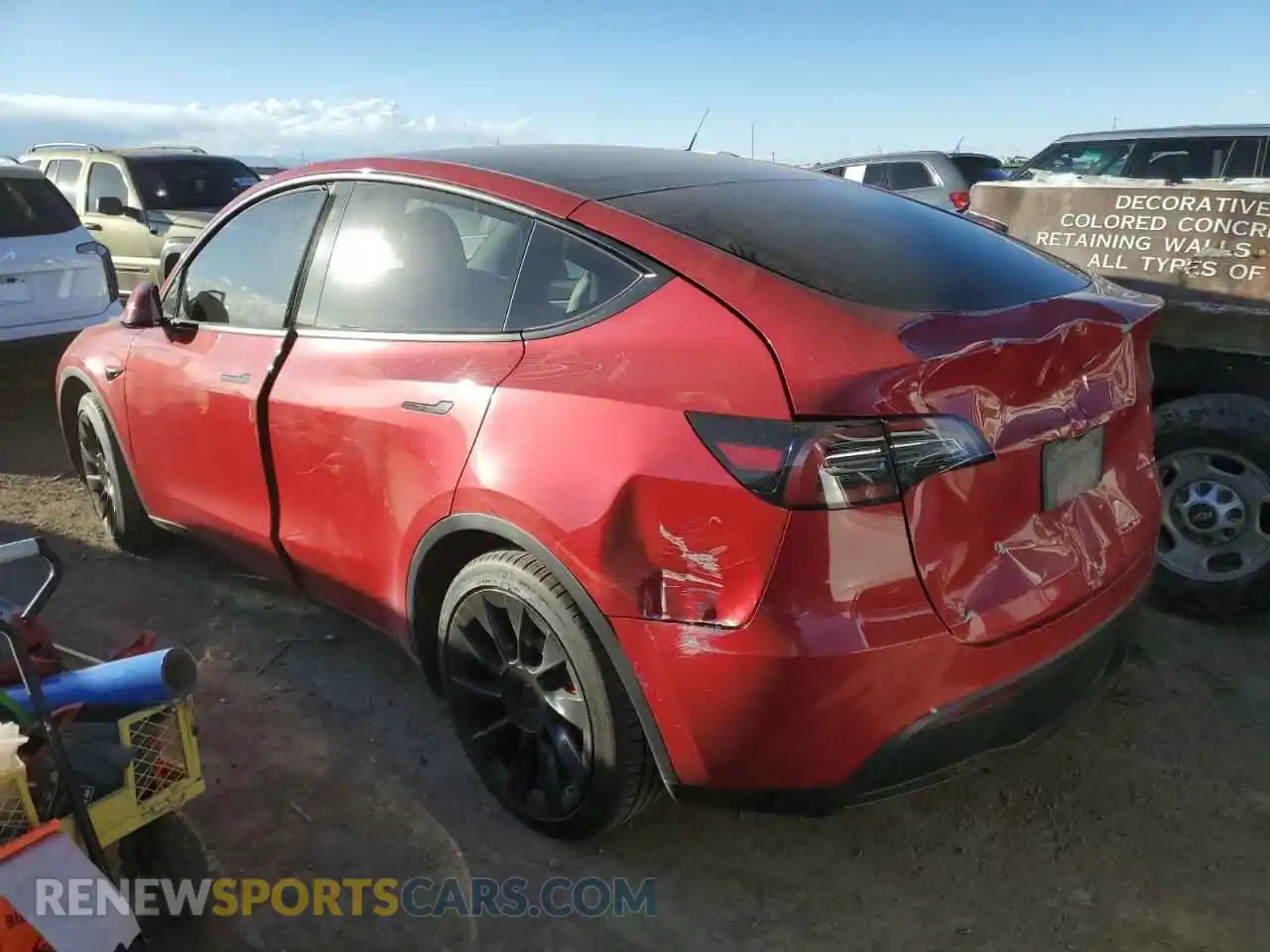 2 Photograph of a damaged car 5YJYGDEE9MF300931 TESLA MODEL Y 2021