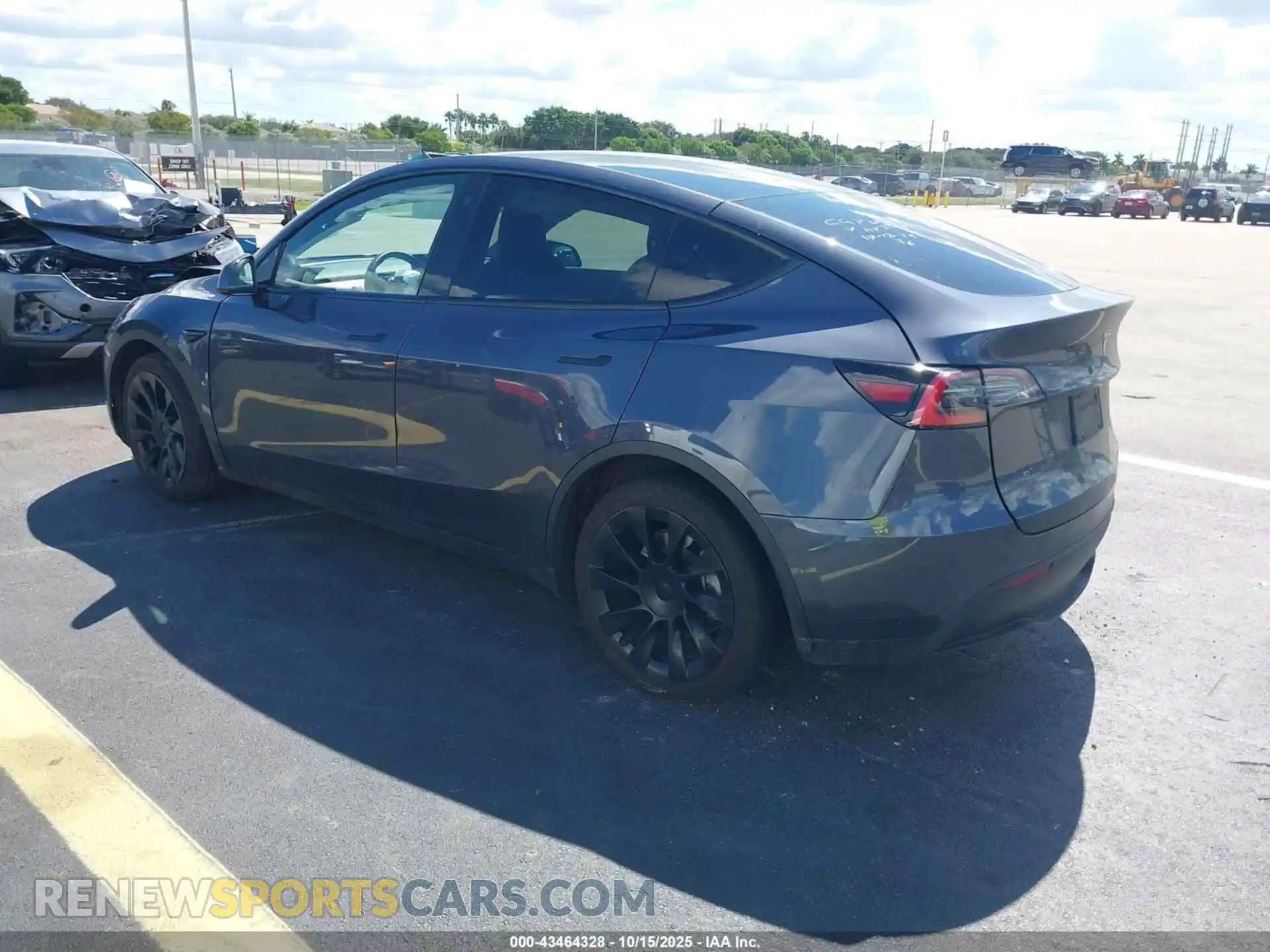 3 Photograph of a damaged car 5YJYGDEEXMF062247 TESLA MODEL Y 2021