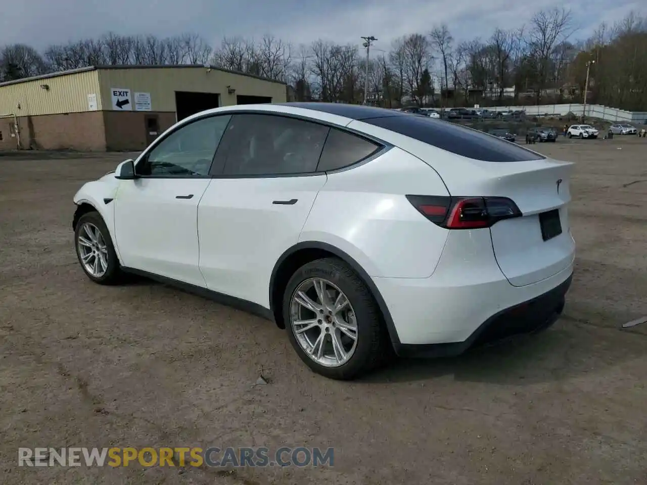 2 Photograph of a damaged car 5YJYGDEEXMF063219 TESLA MODEL Y 2021