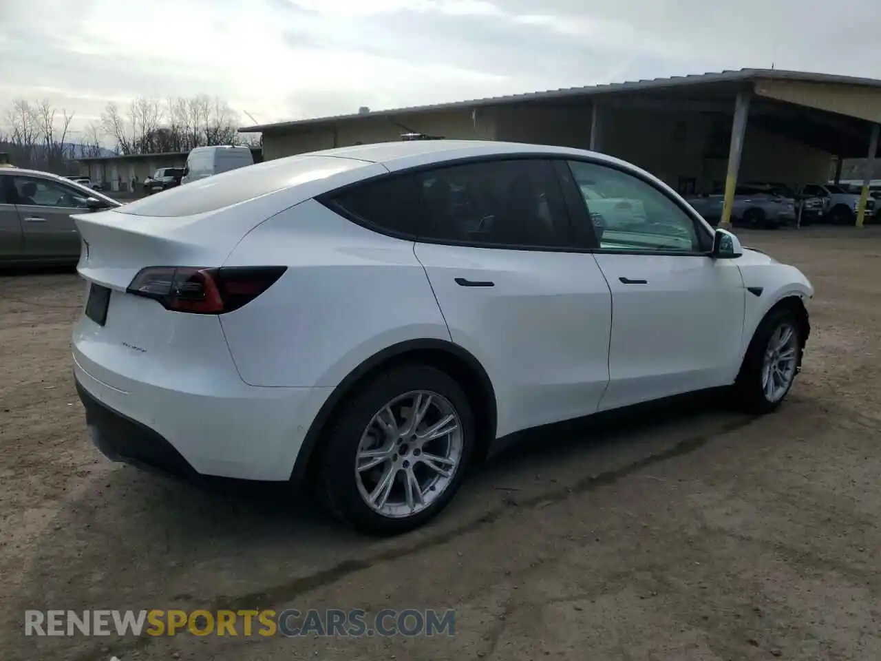 3 Photograph of a damaged car 5YJYGDEEXMF063219 TESLA MODEL Y 2021