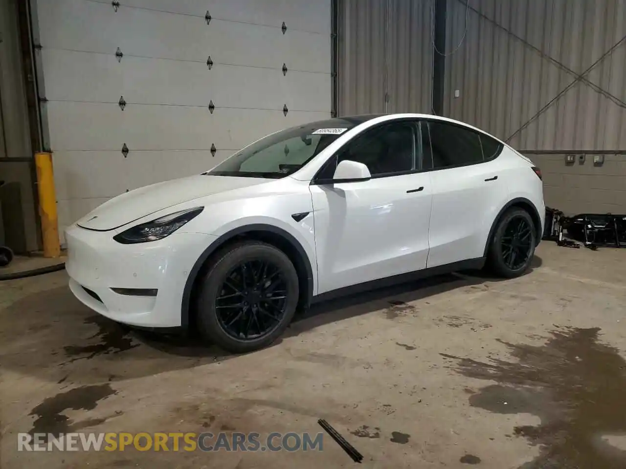 1 Photograph of a damaged car 5YJYGDEEXMF066413 TESLA MODEL Y 2021