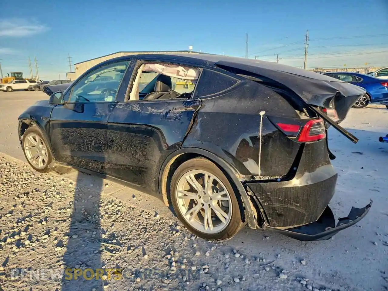 2 Photograph of a damaged car 5YJYGDEEXMF070459 TESLA MODEL Y 2021