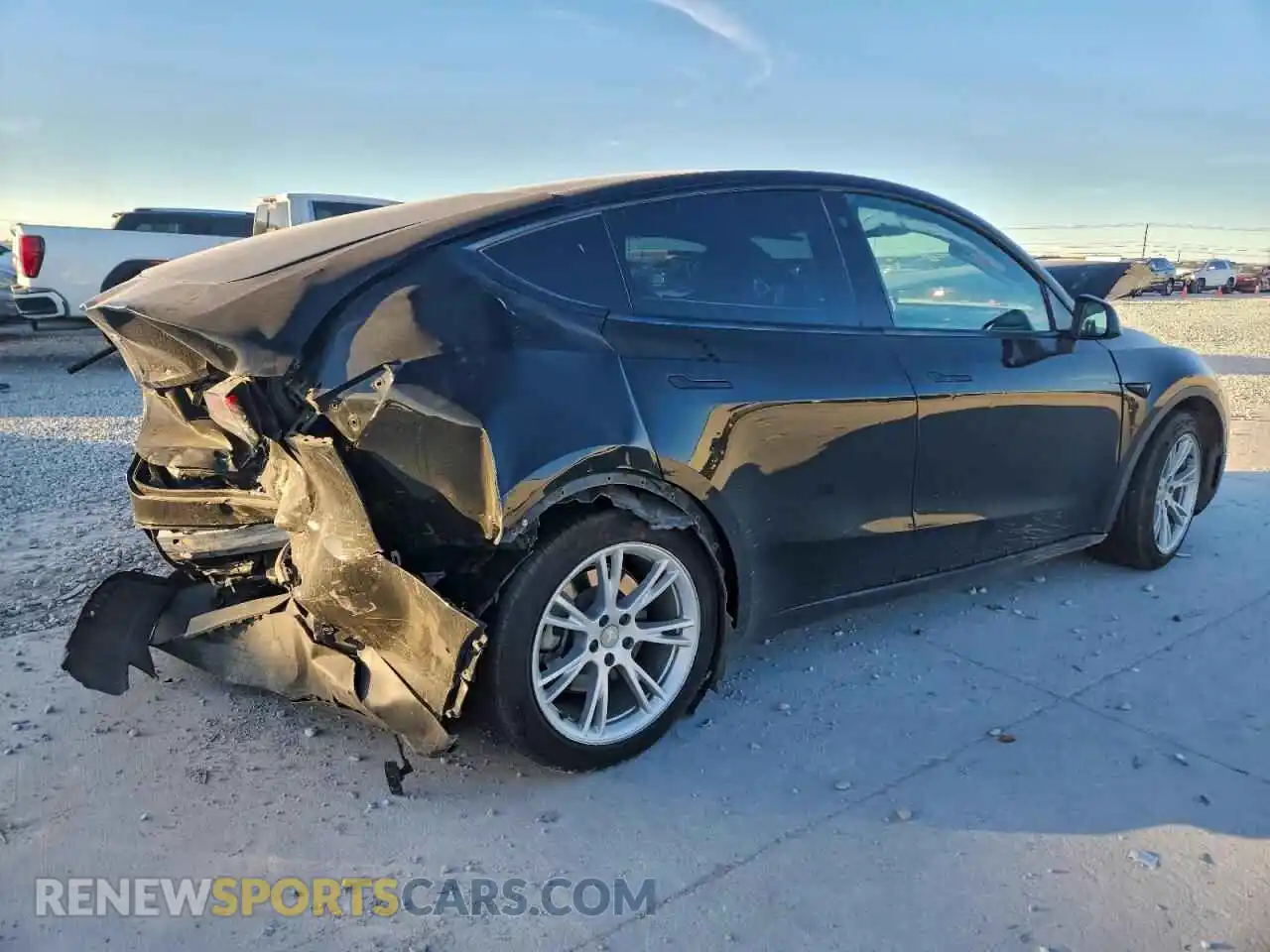 3 Photograph of a damaged car 5YJYGDEEXMF070459 TESLA MODEL Y 2021