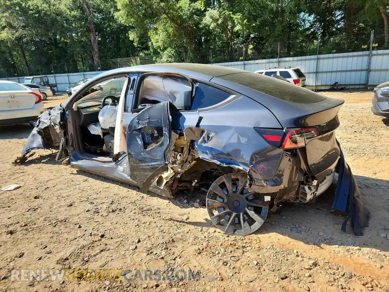 2 Photograph of a damaged car 5YJYGDEEXMF070512 TESLA MODEL Y 2021