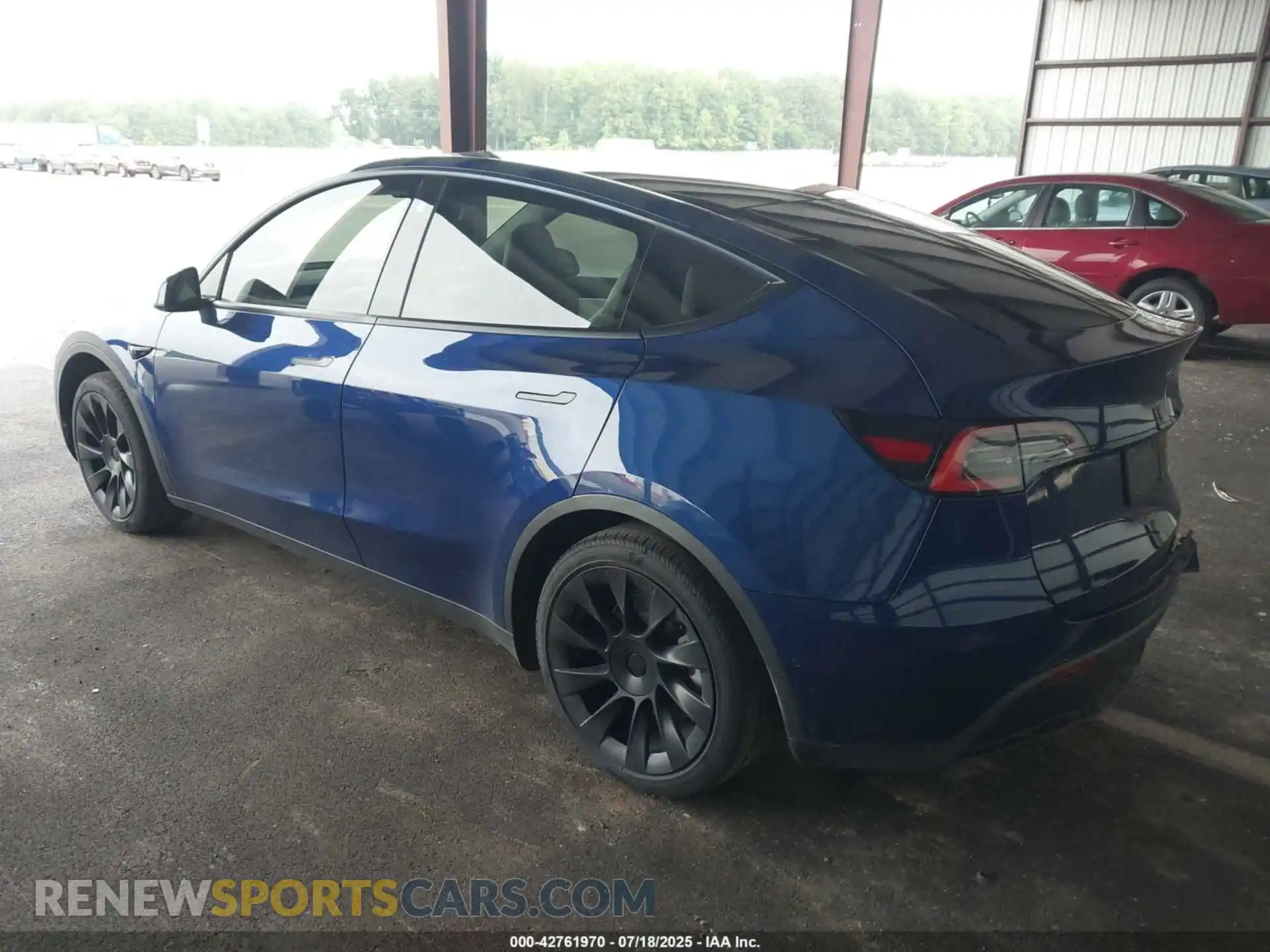 3 Photograph of a damaged car 5YJYGDEEXMF075144 TESLA MODEL Y 2021