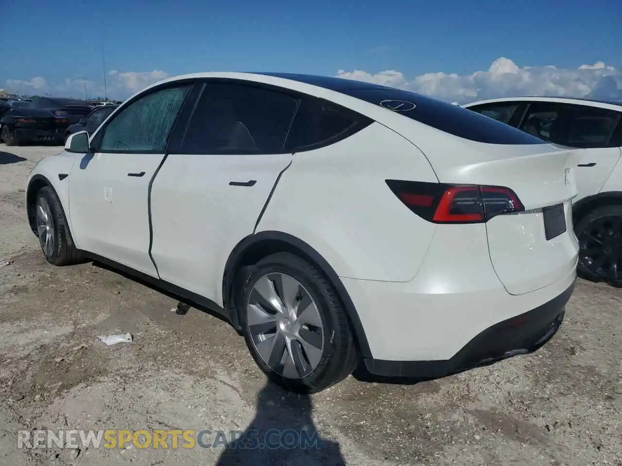 2 Photograph of a damaged car 5YJYGDEEXMF081266 TESLA MODEL Y 2021